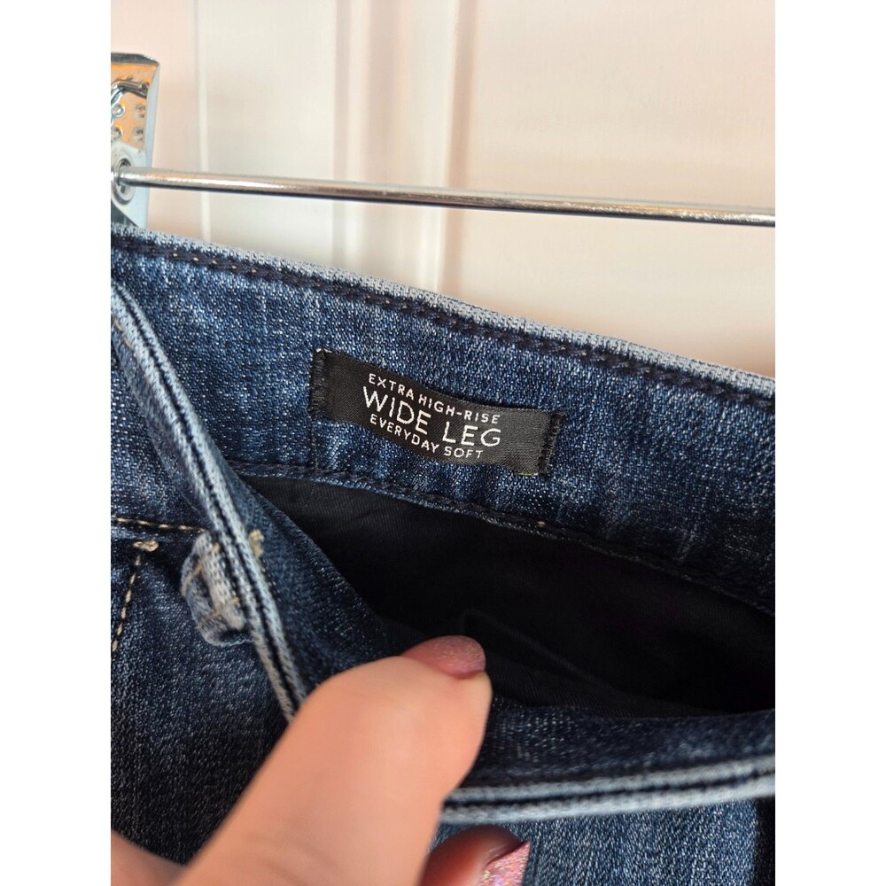 WHBM Extra High-Rise Wide Leg Everyday Soft Jeans Size 4S - Picture 3 of 8